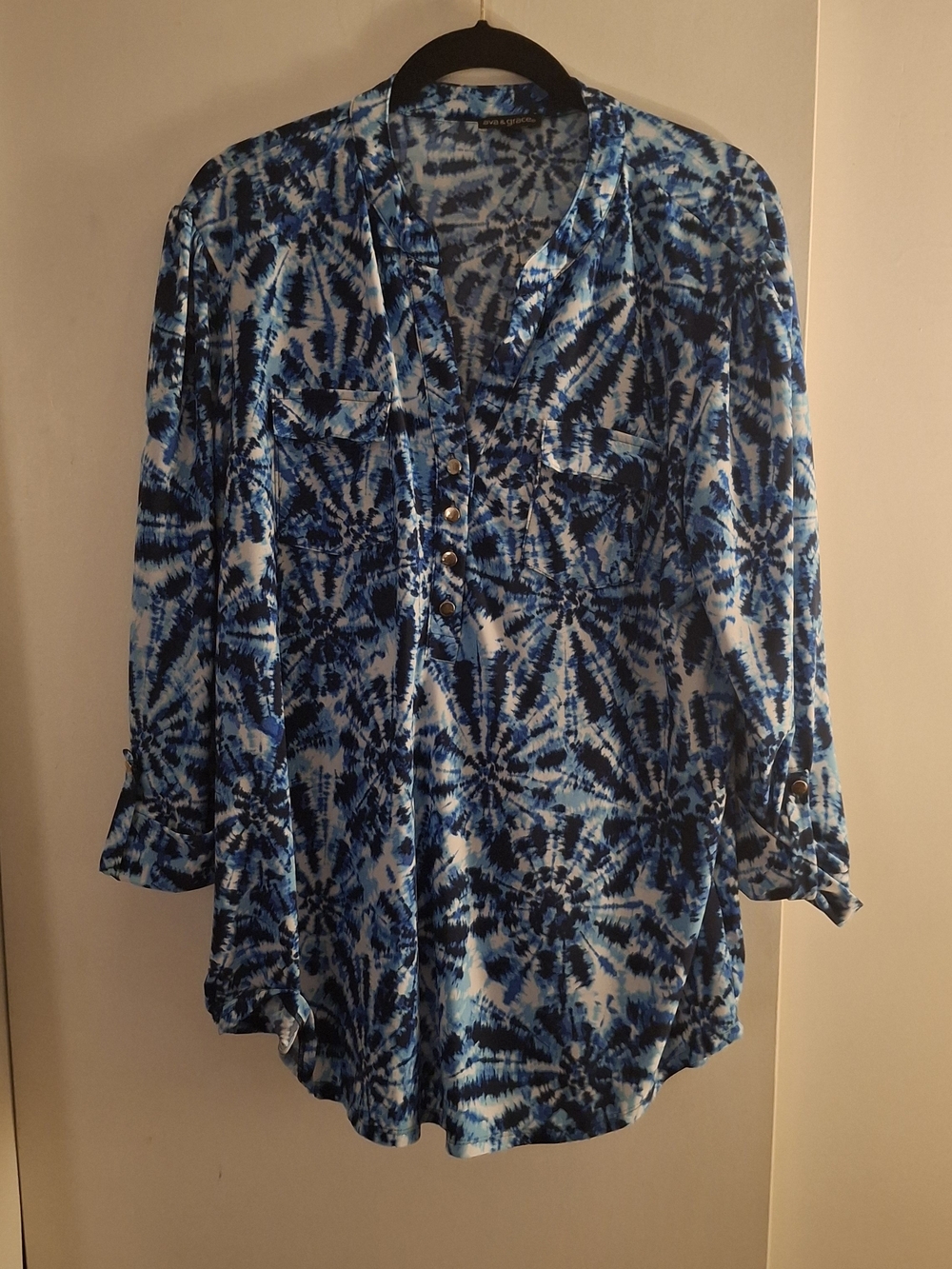 Ava & Grace Women's Blue Tie-Dye Henley Tunic Top
